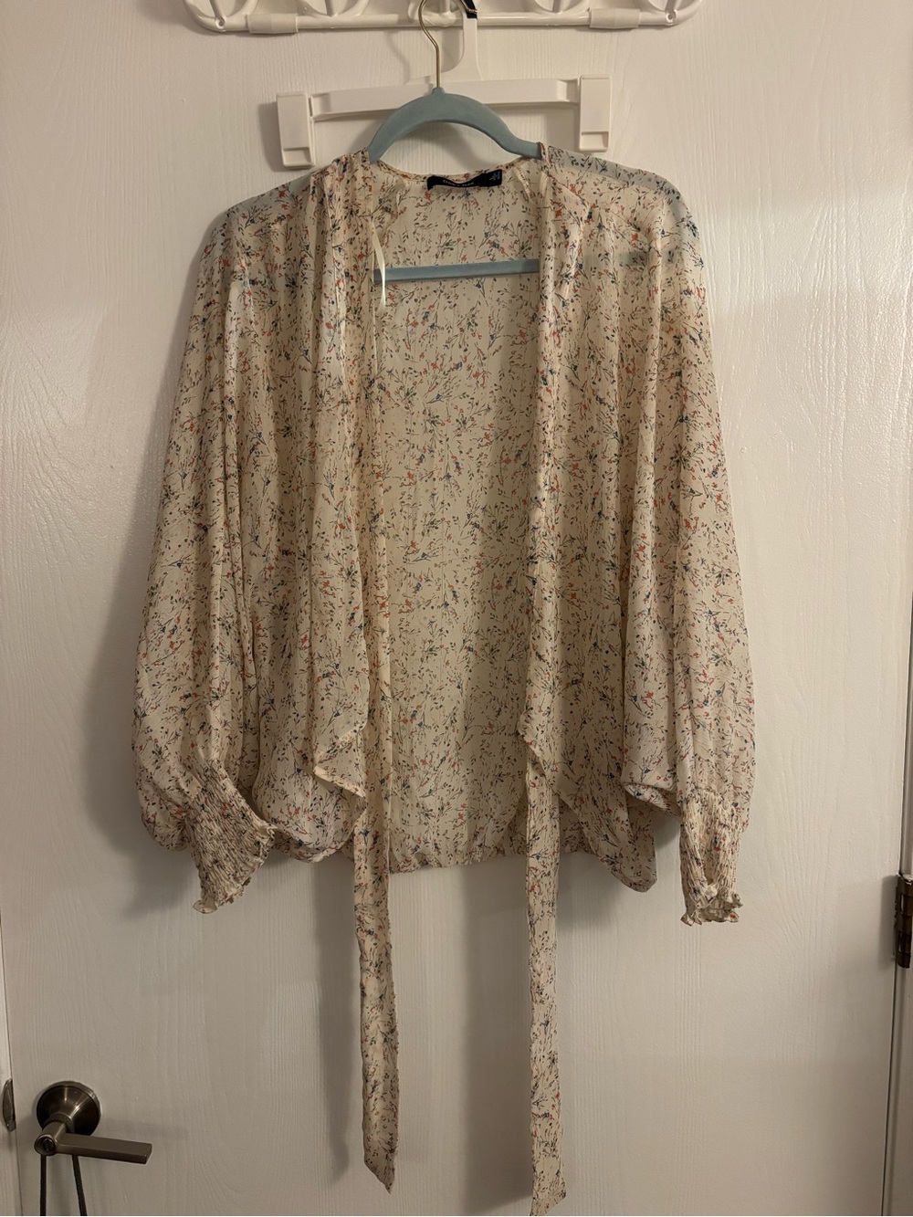 Doe & Rae Cream Floral Tie-Front Blouse